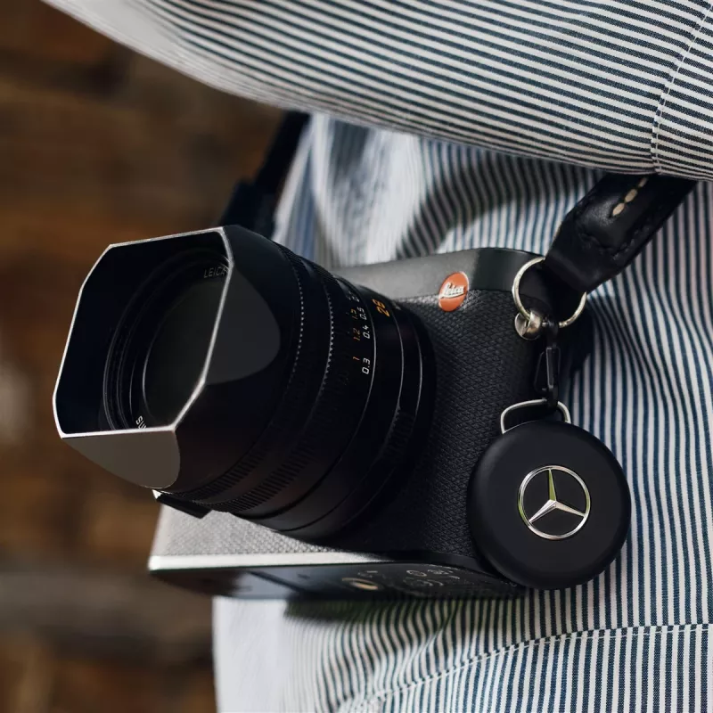 Chipolo LOOP Mercedes – rastreador Bluetooth recarregável com laço de silicone para iOS e Android, preto