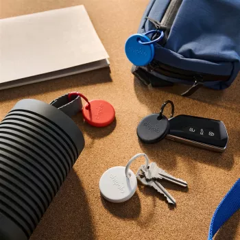 Chipolo POP – Localizador Bluetooth com Bateria Substituível para iOS e Android, Pack de 4 - Preto, Branco, Vermelho, Azul