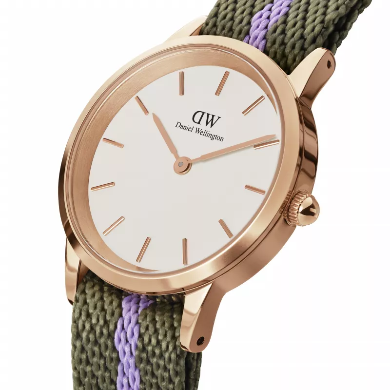 Relógio de mulher DANIEL WELLINGTON Petite Lumine 28mm ouro aço inoxidável malha DW00100680