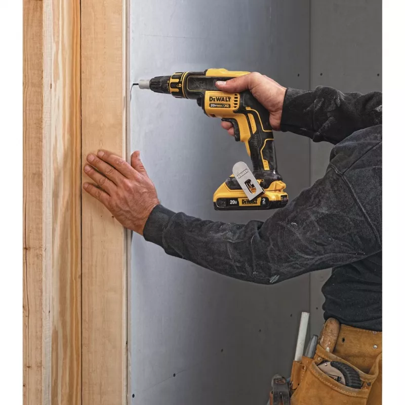 DEWALT DCF620D2-QW 18V aparafusadora a bateria sem escovas/chave de impacto 4400 RPM 2 baterias Li-Ion de 2 x 2,0Ah, carregador e TSTAK II Kitbox, preto/amarelo