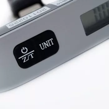 Balança de bagagem digital ELDOM WB10 50 kg com LCD retroiluminado, gancho em aço inoxidável, funções tara e retenção