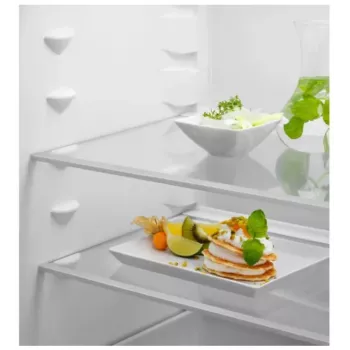 Electrolux LNA7NE18S frigorífico e congelador integrado - capacidade total 253L, Low Frost, classe de eficiência energética E