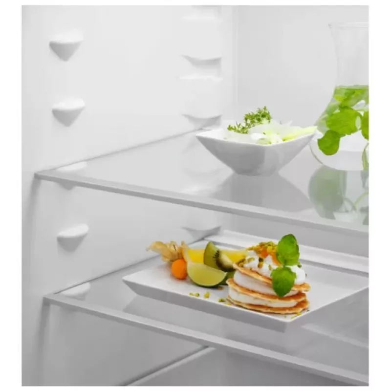 Frigorífico combinado Electrolux LNA7NE18S com congelador inferior, 257 l, No Frost, classe energética E, branco