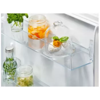 Electrolux LNA7NE18S frigorífico e congelador integrado - capacidade total 253L, Low Frost, classe de eficiência energética E