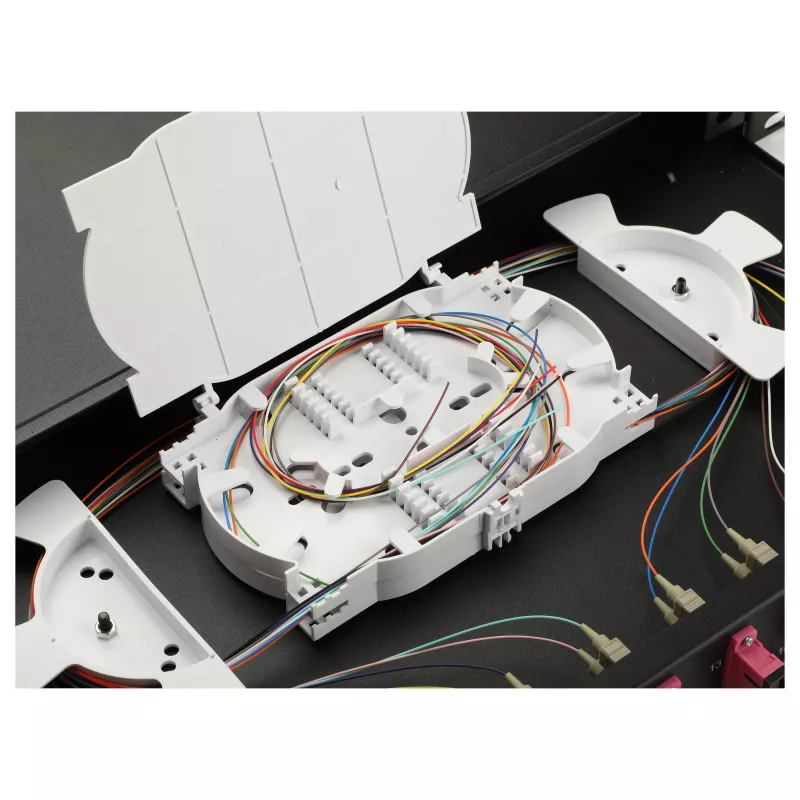 Caixa de Fusão de Fibra Ótica Equip 12 Portas, SC Duplex, OM4, 1U, equipada, Preta