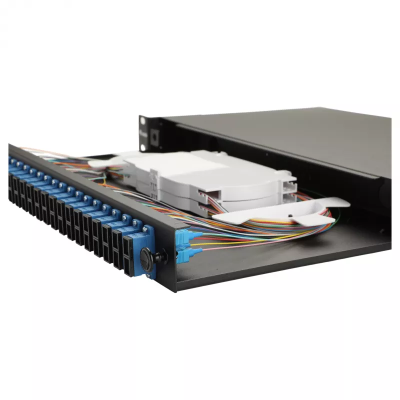 Equip caixa de fusão de fibra ótica de 24 portas, SC Duplex, OS2, 1U, equipada, preta