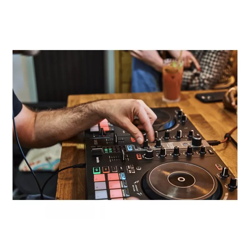 Kit essencial Hercules DJ com DJControl Inpulse 200, colunas DJMonitor 32 e auscultadores HDP DJ45