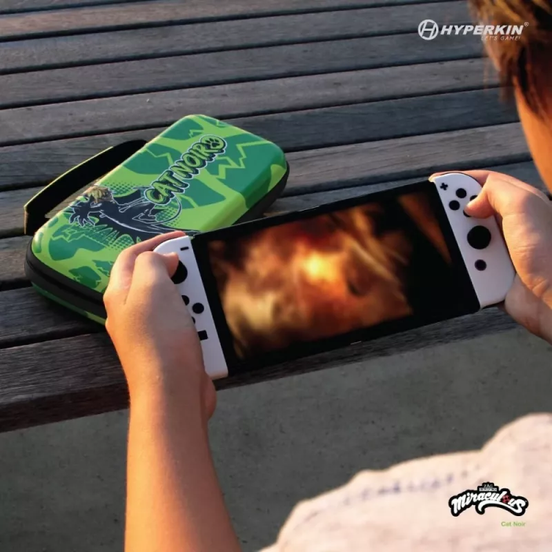 Hyperkin M07541-MTCN Estojo rígido, verde, multicolor, PEVA, para Nintendo Switch Lite, resistente a choques, repelente à água, bolsa de transporte