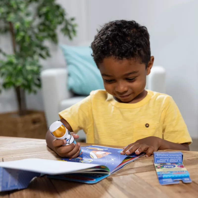 Melissa & Doug Sticker WOW! Astronauta – carimbo de autocolantes e bloco
