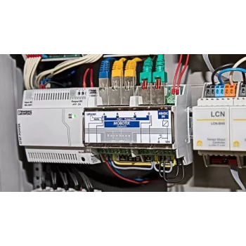 MOBOTIX MX-SWITCH1 - Switch de rede - 4 x 10/100 (PoE+) - Calha DIN