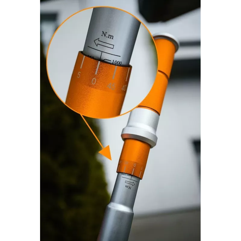 Chave dinamométrica de catraca NEO TOOLS 08-839 1/2 polegadas 42-210 Nm com escala dupla e mala de armazenamento