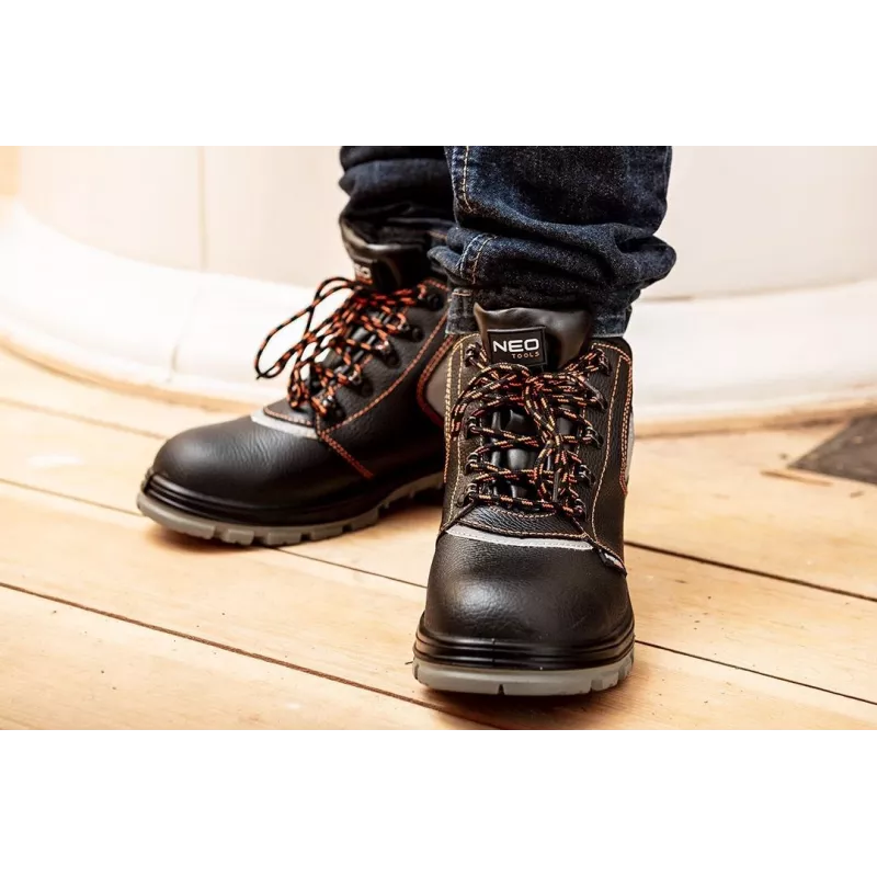 Sapatos de segurança NEO TOOLS 82-140 S1P SRC com biqueira de aço e proteção antiperfuração, preto/cinzento, tamanho 44