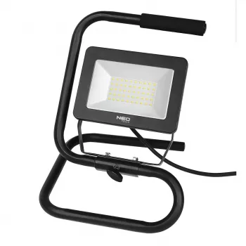 Holofote de trabalho a bateria NEO TOOLS 99-063 20W COB LED 1800lm IP65 com powerbank