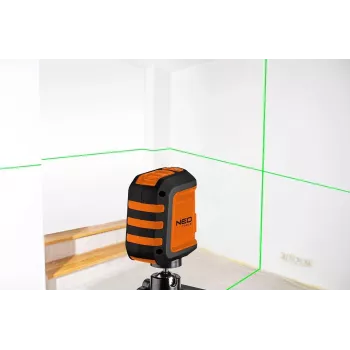 Nível laser de linhas cruzadas NEO TOOLS TOP-75-106 com 2 raios vermelhos, autonivelante, IP54, alcance de 10 m, rosca de 1/4 polegadas, incl. bolsa de tecido