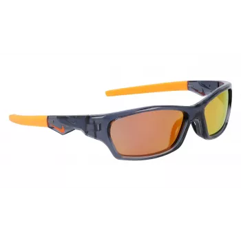 Óculos de sol de criança Nike JOLTMDZ737957 - Armação preta, lentes cinzentas fumadas, 57 mm