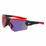 Óculos de sol desportivos retangulares de homem NIKE NKEV24037-12 - armação preta, lentes cinzentas, largura da lente 71 mm