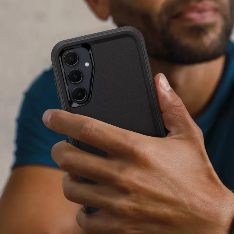 OtterBox Defender Series Capa Traseira para Samsung Galaxy S20 FE – Preto 77-95431