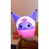 Luz de silicone SquishyGlo Kuromi Paladone recarregável