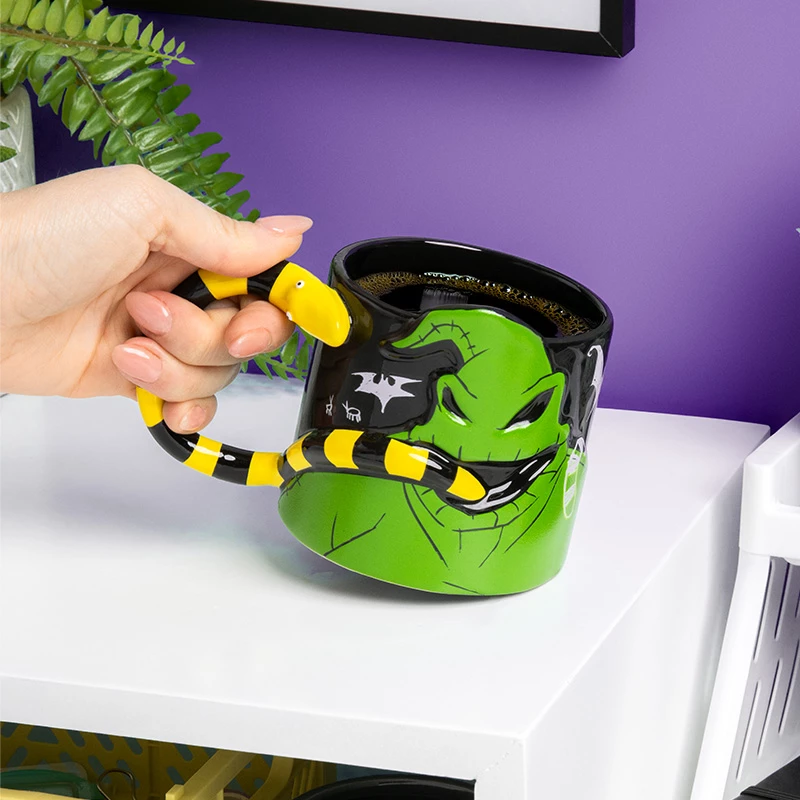 Paladone caneca em forma de Oogie Boogie que brilha no escuro