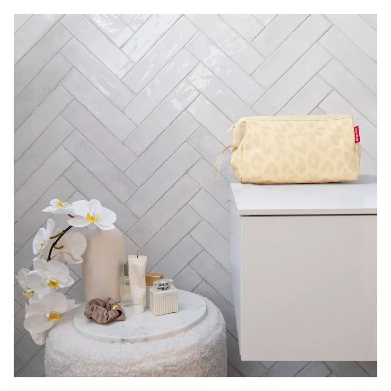 Necessaire Reisenthel Travelcosmetic Leo Vanilla 4L repelente à água WC1043