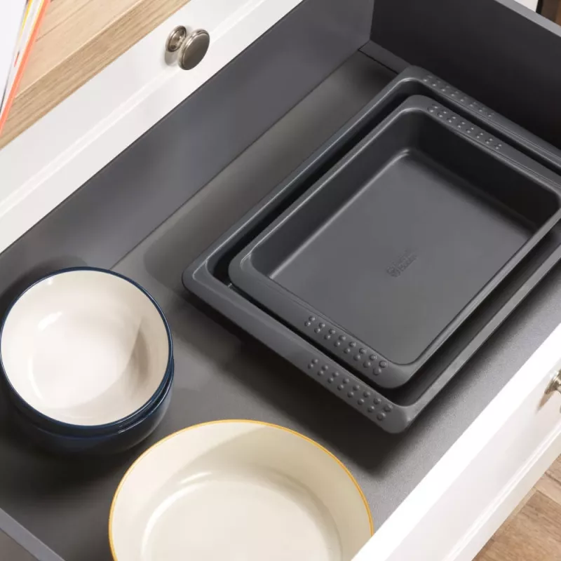 Conjunto de 2 peças de tabuleiro de forno e assadeira Russell Hobbs RH03763 Shield
