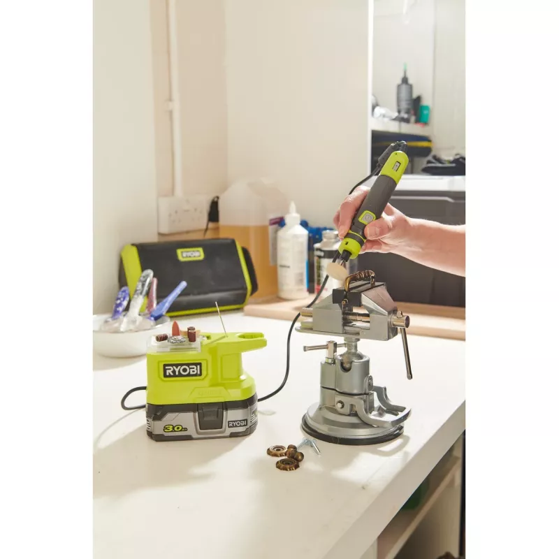 Ferramenta multifunções a bateria RYOBI ONE+ 18V RRT18-0 com 15 acessórios