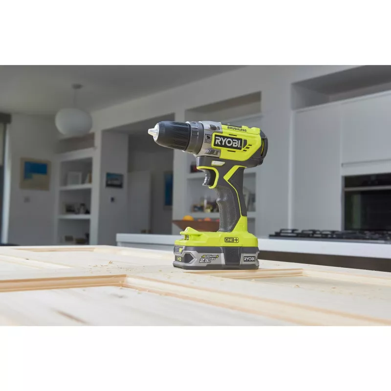 Berbequim de impacto sem fios RYOBI ONE+ R18PD5-220S, 18V (verde/preto, 2x baterias Li-Ion 2,0 Ah)