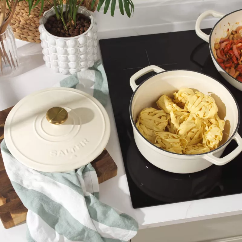 Salter BW13771C Chester Caçarola de ferro fundido 3.4L 24 cm, creme