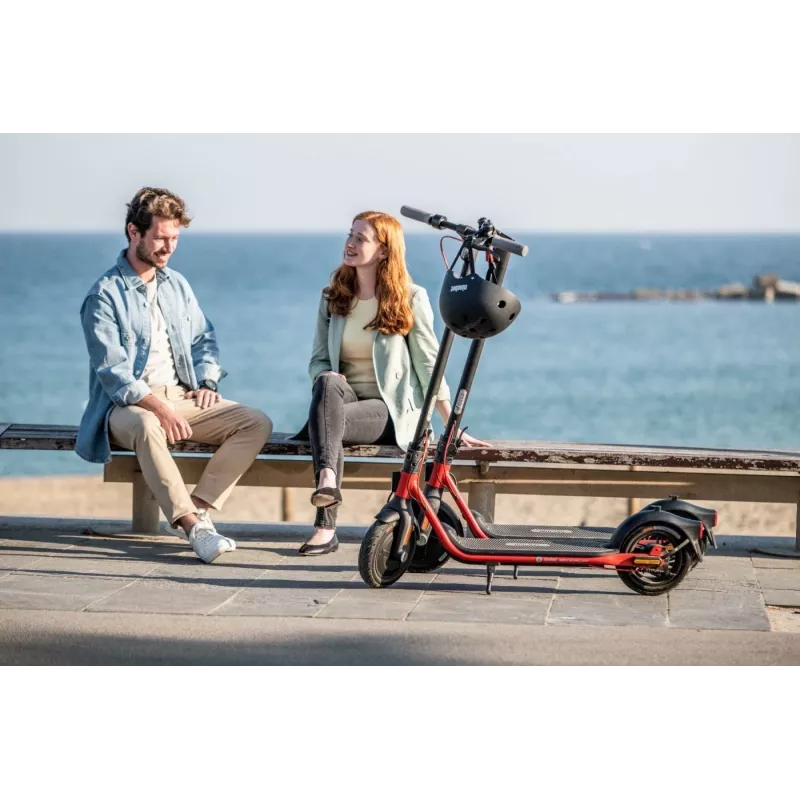 Trotinete elétrica Segway Ninebot D38E preta vermelha