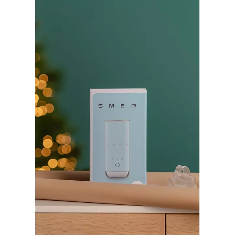 Espumador e aquecedor de leite automático Smeg MFF02CREU - creme, 500 W, 6 programas