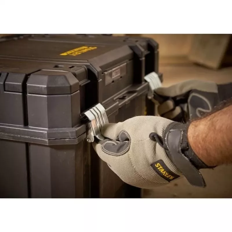 Mala rígida para ferramentas Stanley FATMAX PRO-STACK, 22L, IP54, preta com detalhes amarelos