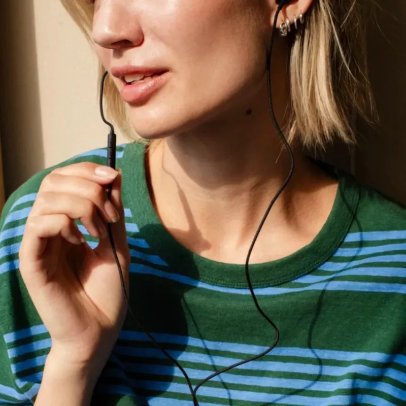 Sudio V3 Auscultadores In-Ear Sem Fios com Microfone, Carregamento USB-C, Dusty Black