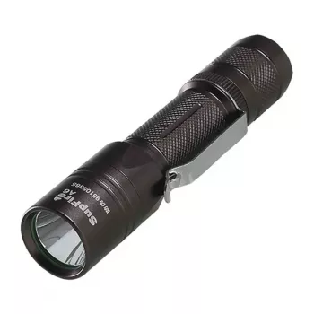 SUPERFIRE Lanterna A6 - 1200 lúmenes LED P50, alcance 280m, recarregável por USB, com zoom, IP44