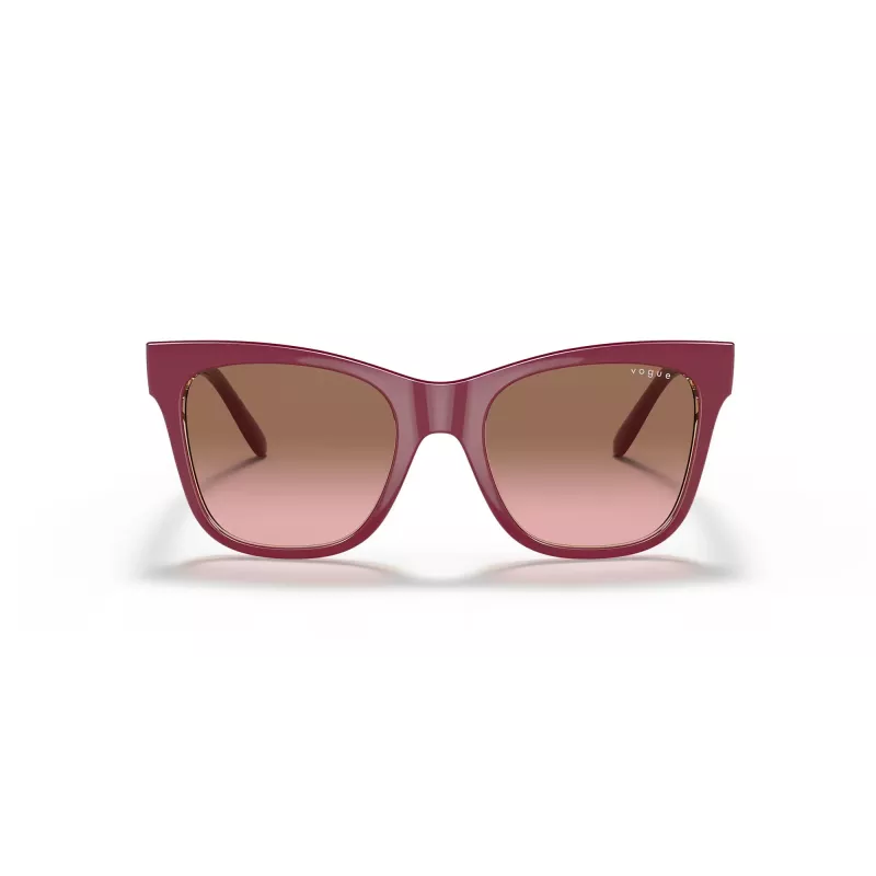 Óculos de sol de olho de gato VOGUE para mulher VO5428S299414 armação rosa transparente lentes castanhas degradê 51mm