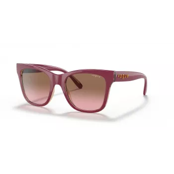 Óculos de sol de olho de gato VOGUE para mulher VO5428S299414 armação rosa transparente lentes castanhas degradê 51mm